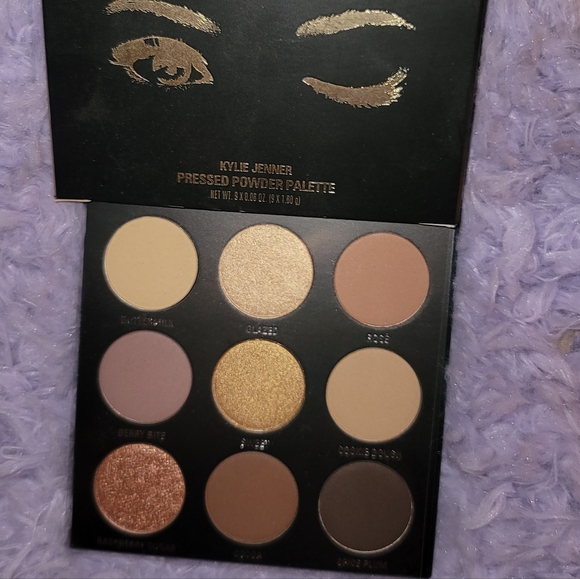 BRAND NEW Kylie Jenner palette - Picture 2 of 5